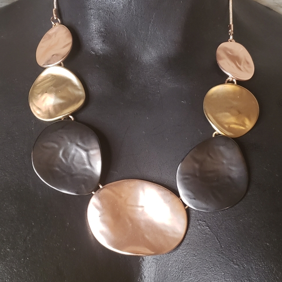 86York tri color necklace.  New - Picture 4 of 6